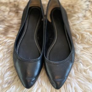 Frye Regina Ballet Flat in black leather, size 7